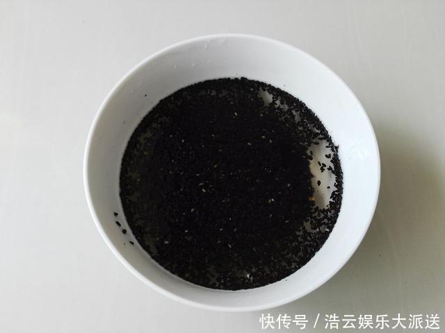 女人的''补血''早餐,每天吃一碗,比玻尿酸还好用,40岁照样少女脸