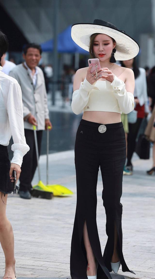 瑜珈裤|街拍美女:不止九分裤适合动态风格,5分长裤也可以,开启5分裤穿搭新模式