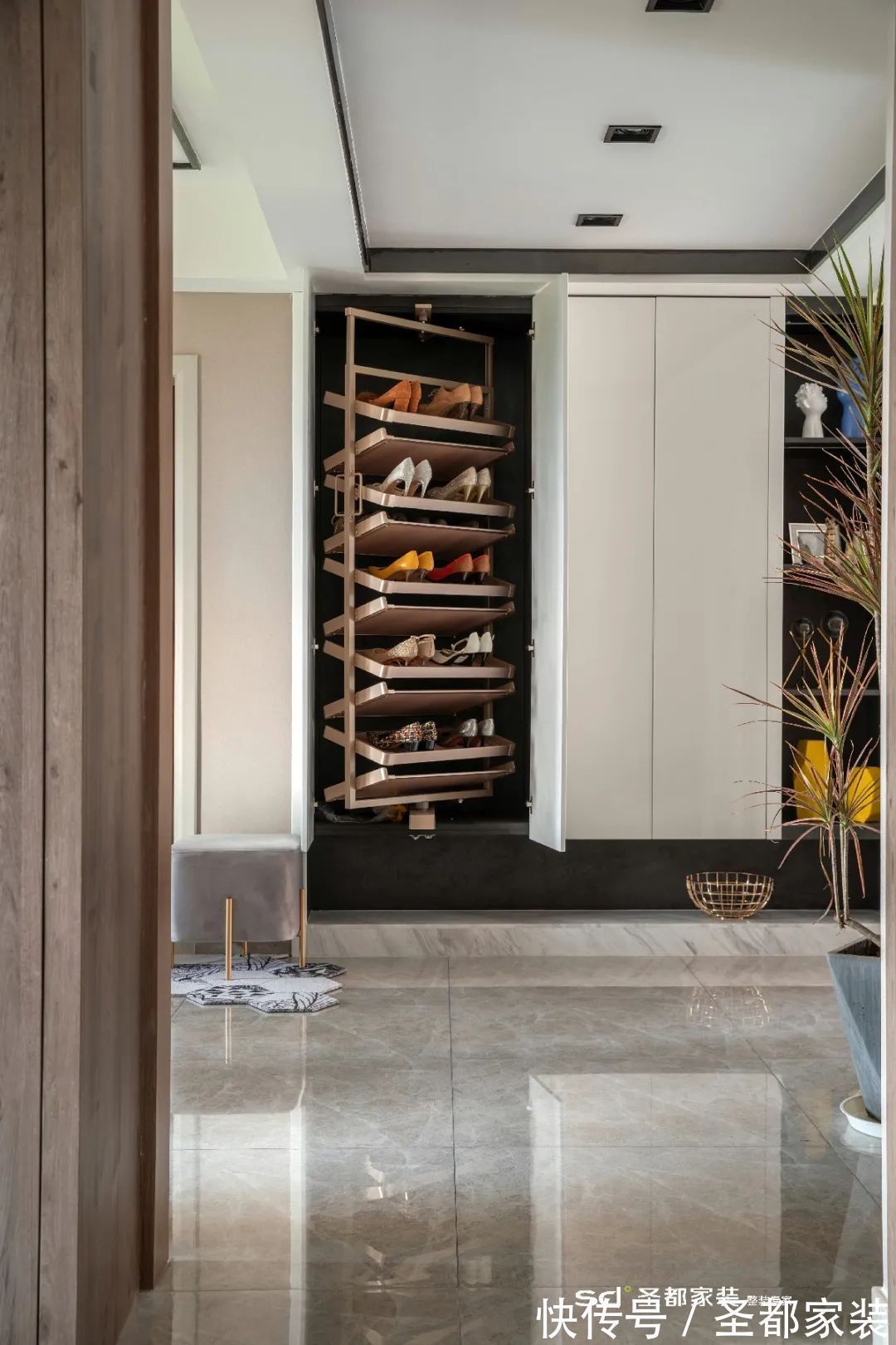 水族箱|20款教科书式玄关设计人气爆棚,好看到亲友排队抄!