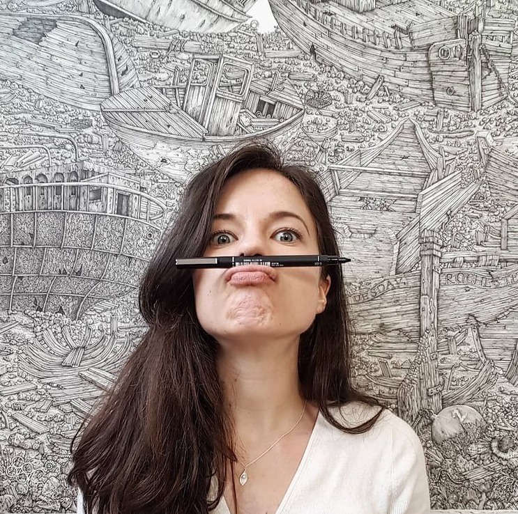 她的手#全球最抠女画家,用针管笔惊艳世界,这细节和线条让人惊叹不已!