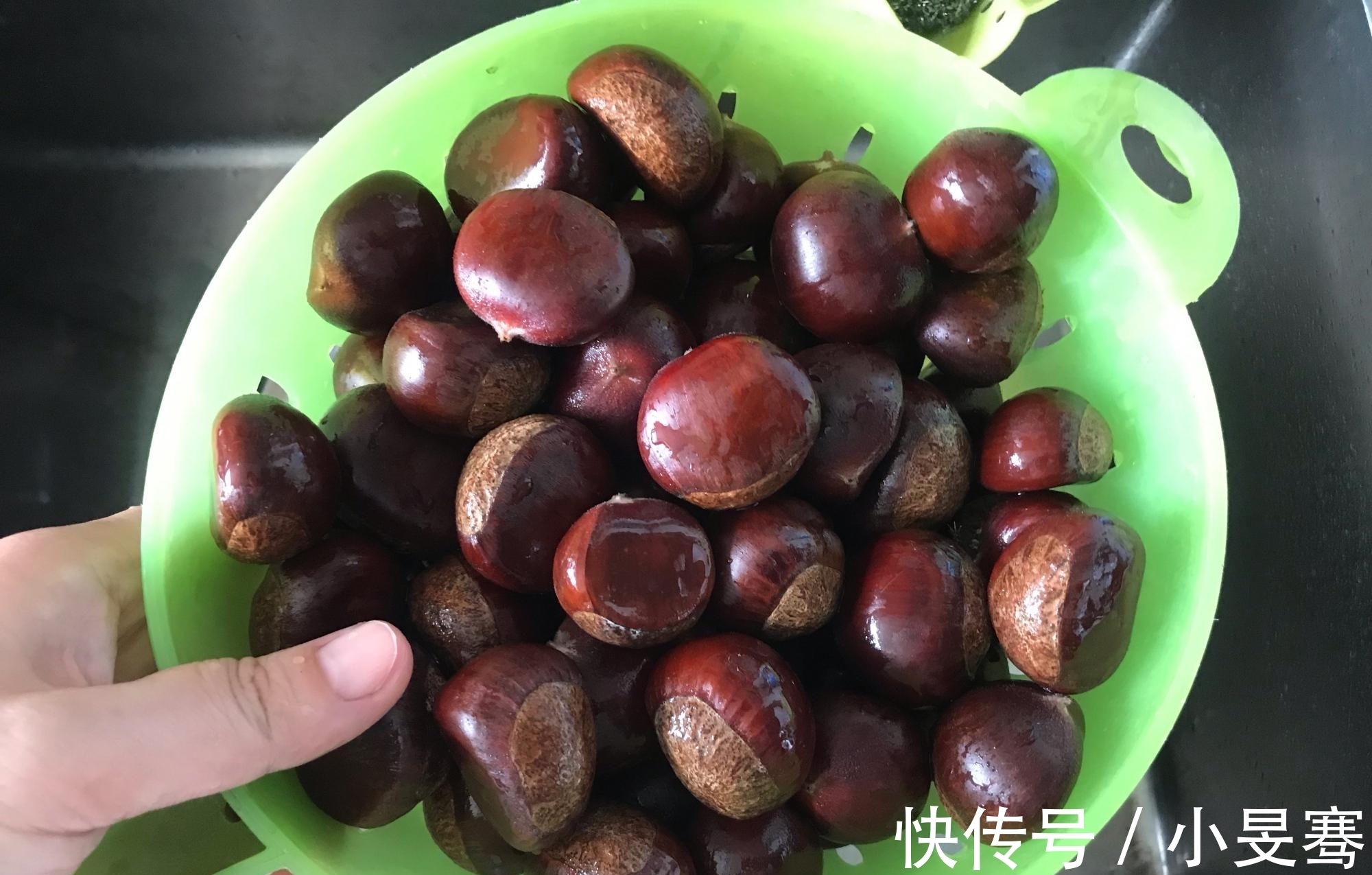 栗子|板栗别再用糖炒了,加点它粒粒香甜,低油少糖1口1个,又粉又糯