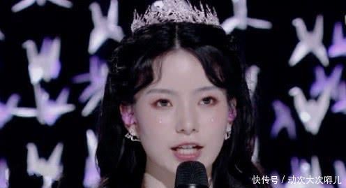 陈卓璇抢希林娜依·高台词时,谁注意学员们表情比宫斗戏还精彩