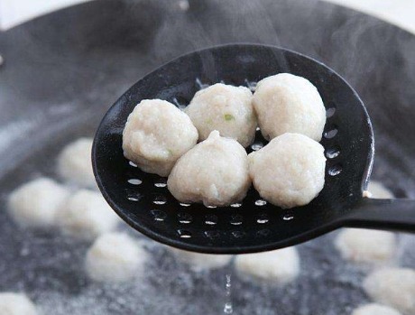 鱼丸|丸子可以提前做好,我一做就是一大锅,煮一煮就上桌