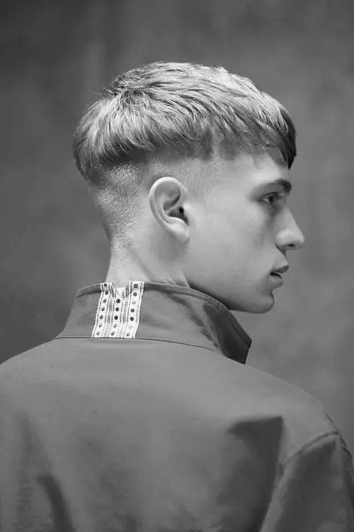 与颜值无关，让女生脸红心跳的5款男生发型！