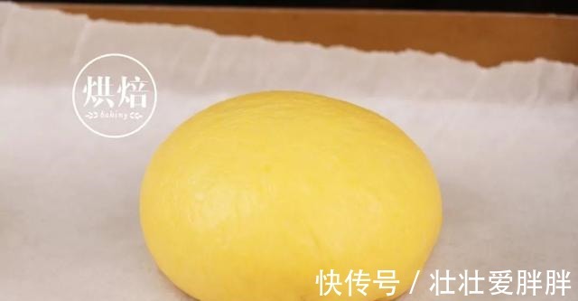 不用蛋黄一样能做的南瓜流沙包 整形超简单 一次成功！