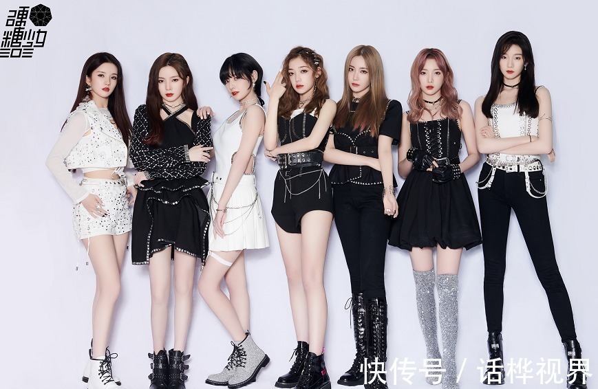 创系限定团助阵明日名场面：两代锦鲤同框，火箭少女曾两度助演