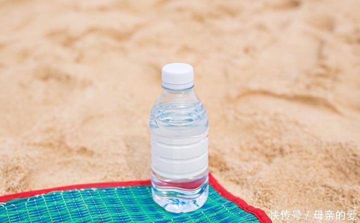 饮品|儿童该如何健康饮水,医生给出了忠告,白开水才是最佳饮品