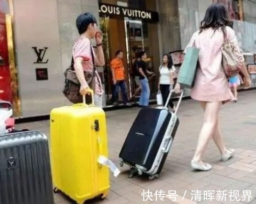 背包客 为何中国人出门都带行李箱,而老外出门只背包原因竟是这个