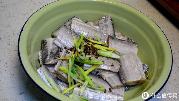 酥脆|炸带鱼，记住“3放2不放”，带鱼鲜香无腥味，金黄酥脆