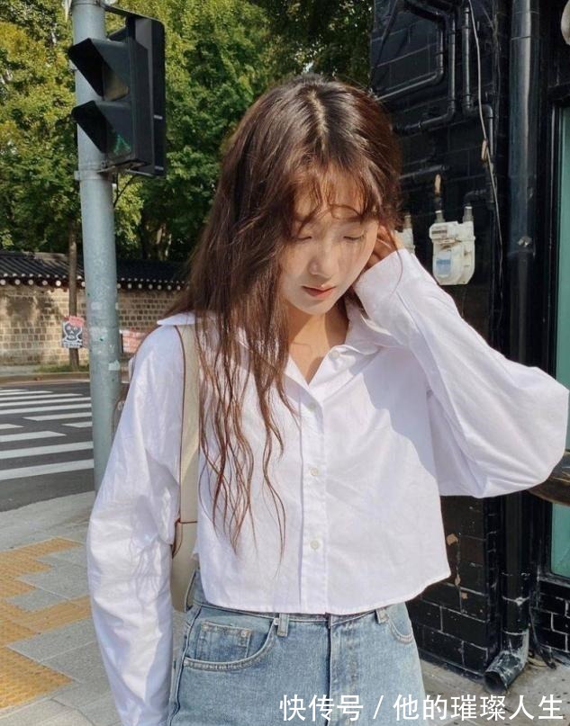 时髦 “白衬衣”怎么搭才时髦高级,试试这4个搭配新思路,谁穿谁美