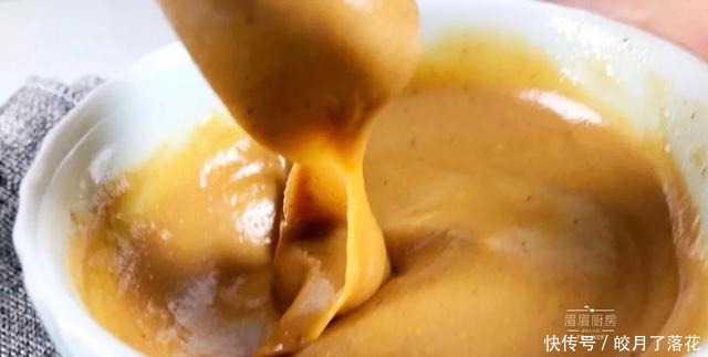 这个烧饼我都不敢经常做,不用发面、不用醒面,锅里烙一烙,连吃三个不过瘾!