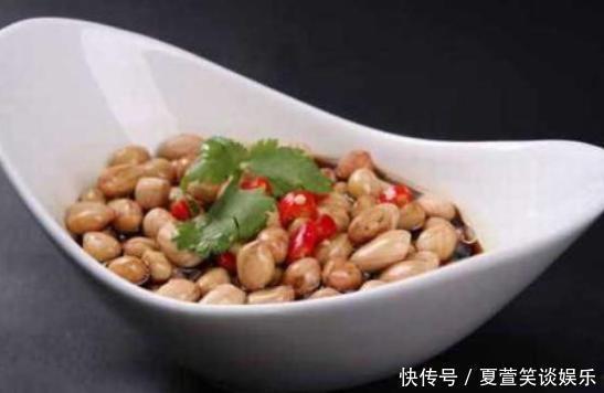 营养物质|花生吃多了,不仅伤胆还升高血脂,是真的吗?听医生解释后明白了