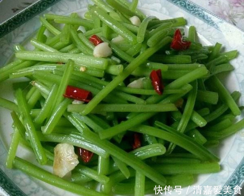 做法|老妈把“红薯杆”换个新做法,变成美味的凉拌菜,端上桌就光盘!