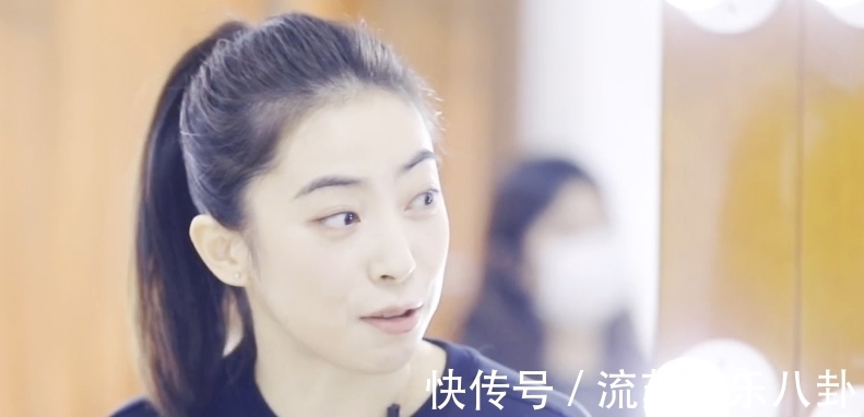 编导们|她在闹他在笑!王适娴不停吐槽老公,谌龙一旁聆听配合击掌超宠溺