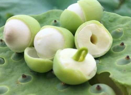 食物|经常失眠的人，若平时多吃三种食物，或能让你睡个整觉