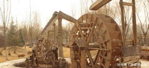 皇帝们为|一太监随性摆布皇帝,祸害天下百姓,却发明一物百姓拍手叫好!