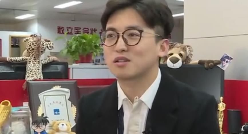 热巴 在《跑男》狂吃的热巴,为啥其他节目一口不吃导演2字道出内幕