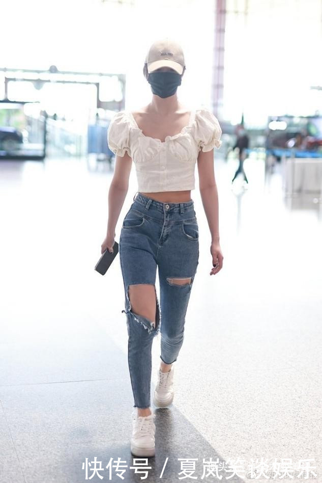 穿搭|最近火了一种穿搭叫：“不好好穿”牛仔裤！吸睛还显腿长，真时髦