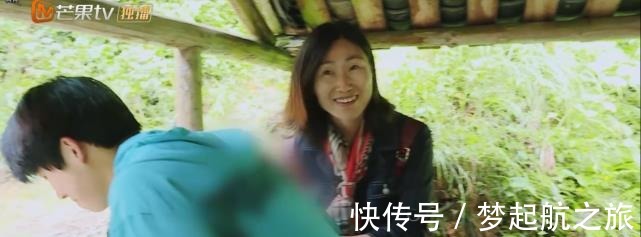 《变形计》阔太首次见农村厕所,谁注意她嘟囔的四字教养装不出!