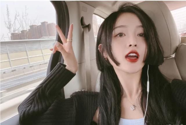 满头|今春流行什么发型?满头烫挂耳染公主切都上榜,喜欢就挑一款吧