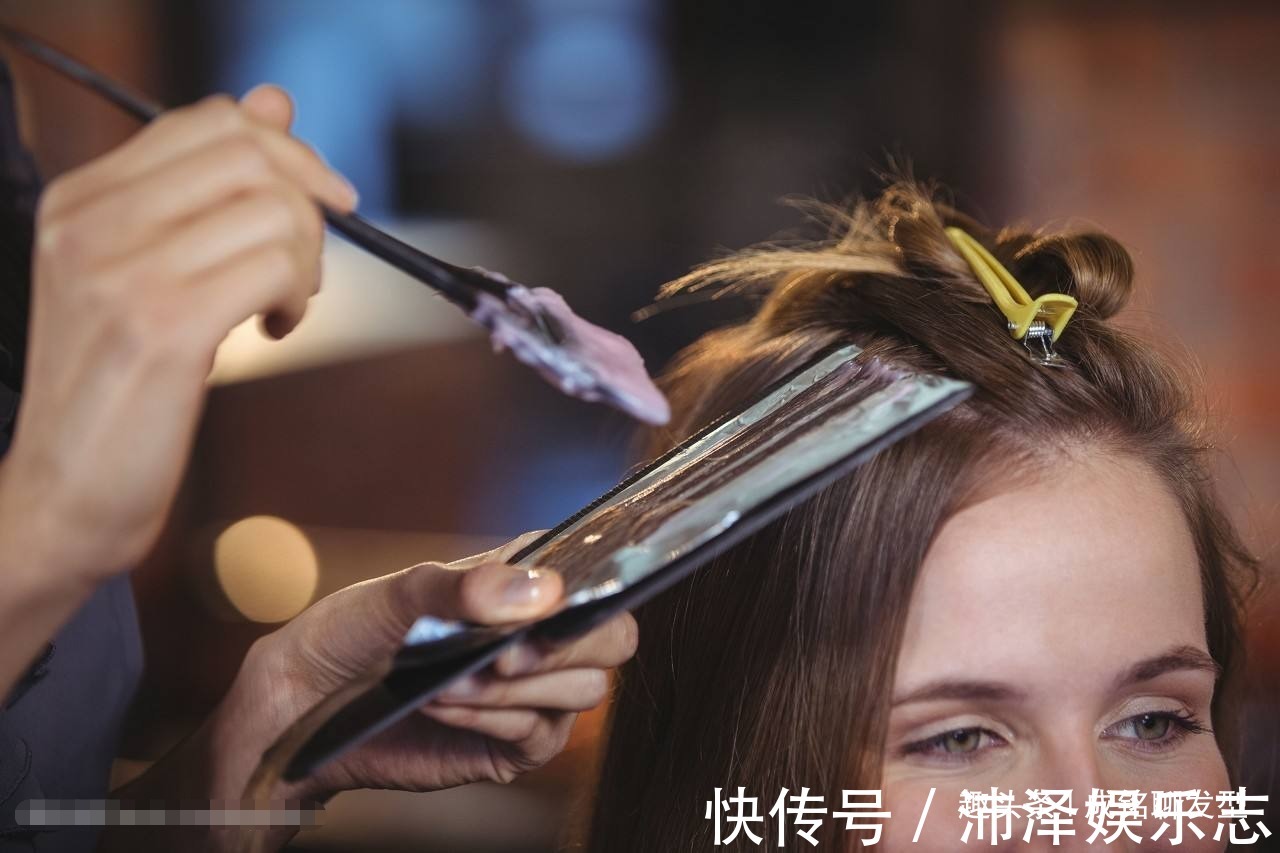染发剂|“自己染发”和“理发店染发”有多大区别这六个点，一看就清楚