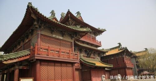 金銮殿上赞歌婉转,活过来的百官,一个个涨