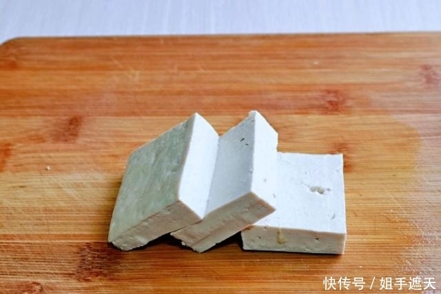 在线|豆腐加蛋,换一种“煎法”,豆腐洞里放“小蛋”,口感营养双在线