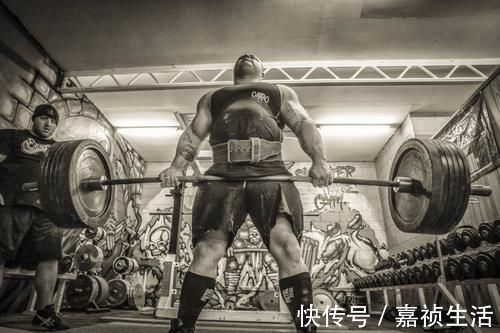 硬拉|健身小白困惑动作,硬拉到底是练背还是练腿动作,这篇文章告诉你