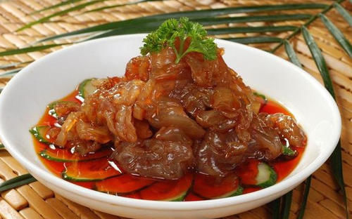  轻松|15道海蜇凉拌菜，肉质较厚，营养丰富，在家轻松做出餐厅的味道