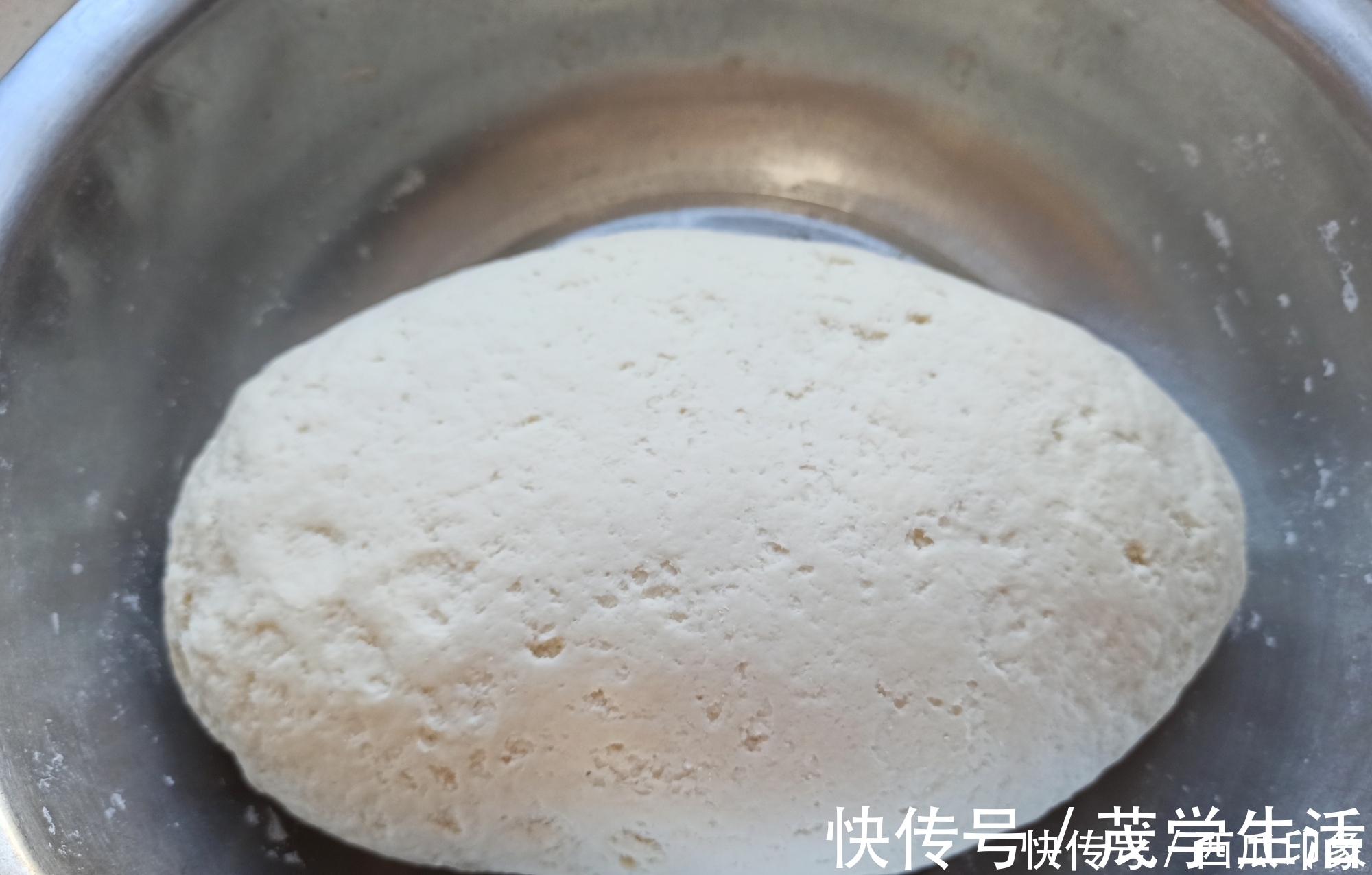 怎样把面快速发满盆？除了酵母粉，再加2样东西，包子馒头特好吃
