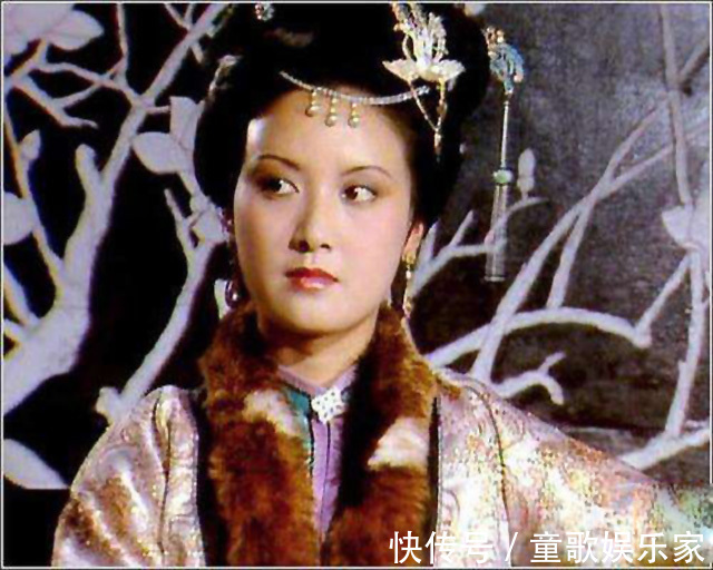 黛玉&黛玉第一次进府,王熙凤为何姗姗来迟,真的是“无礼”吗