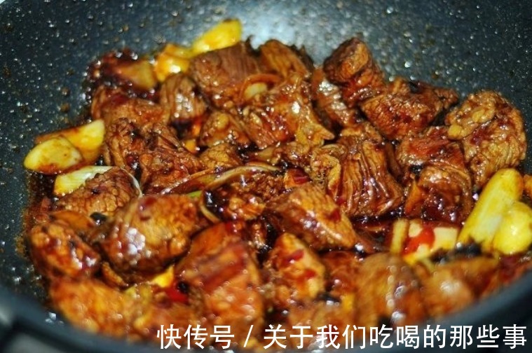 为啥牛肉炖3小时还不烂?厨师长支招,多加2样烂得快,鲜香不油腻