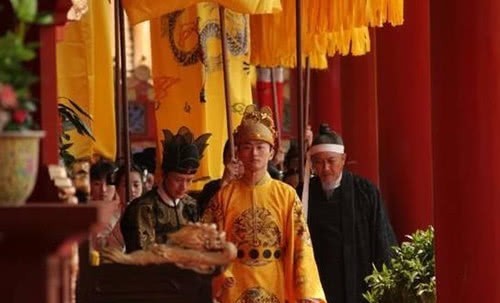 皇帝|10岁皇帝问张居正:建文帝是我祖宗杀的吗?张居正回答无懈可击