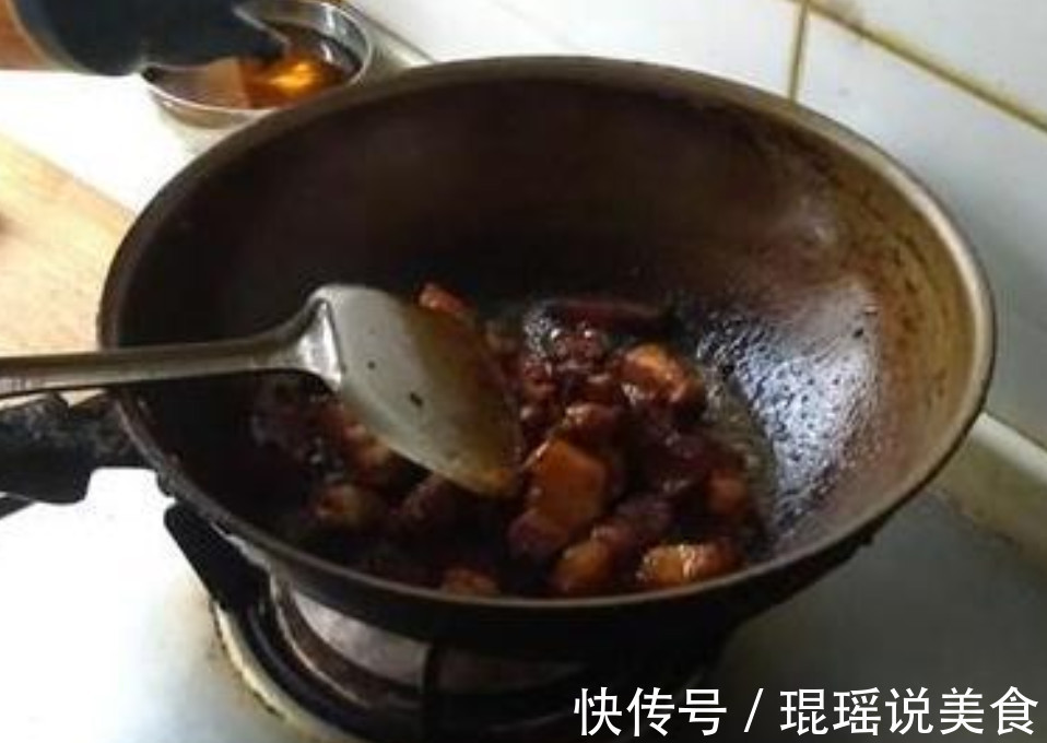 做红烧肉需要焯水吗20年厨师教你红烧肉标准做法，不学就亏了