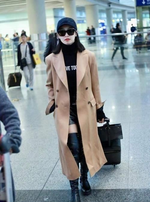 最近火了一种穿法叫，“卫衣+衬衫”，时髦显瘦，明星都上头了！