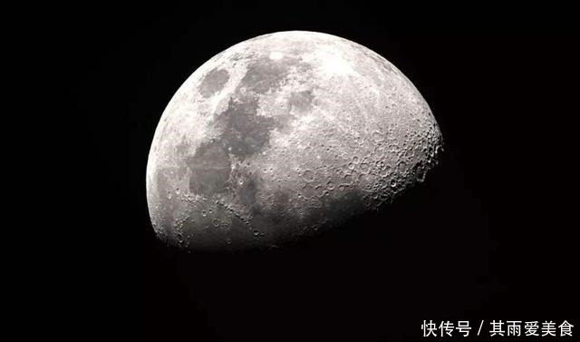 登月是骗局吗?月球上没有火箭和发射塔,美国人是如何返航的?