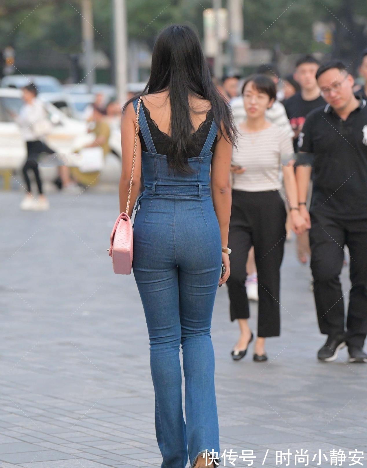 高跟鞋|连体衣穿上很优雅,牛仔布料的连体衣很常见,穿上也很好看