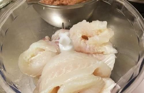 脆嫩香软的锅贴饺,营养鲜香的鱼茸饺子,吃起来爽口又解馋