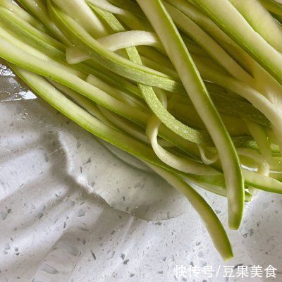 水淀粉|酱爆西葫芦就要这样做，10分钟学会，赶快收藏吧