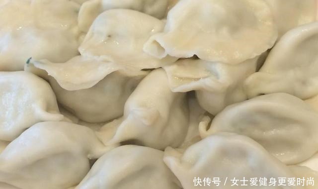  喜欢|无论包什么馅饺子，这两种东西不能加，不少人喜欢放，难怪不好吃