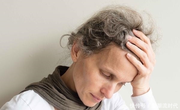 女人|女人中年后,身体感到4种不适,或是提醒你即将进入“闭经”期