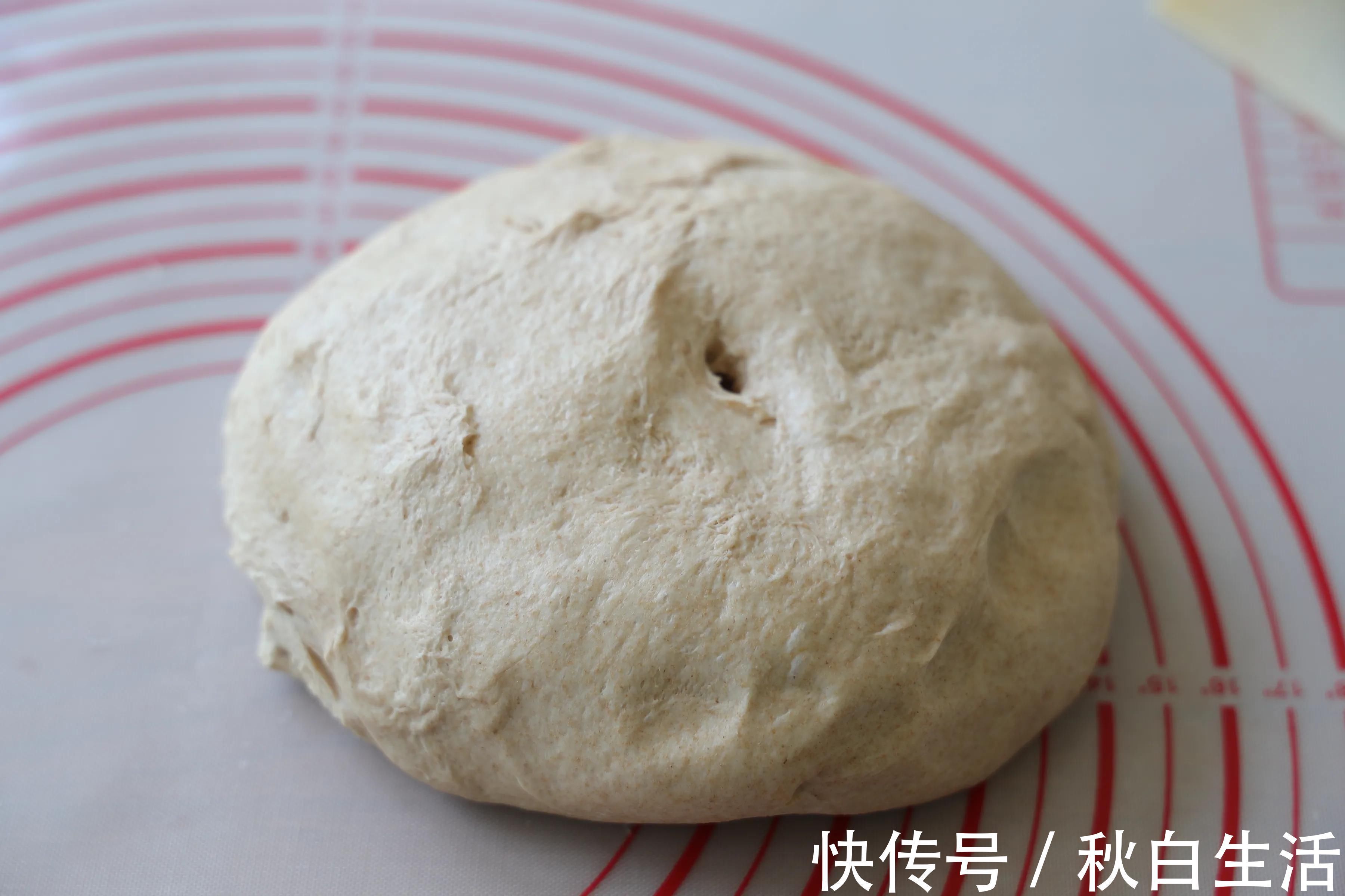 早餐|早餐最爱的日式海盐面包，脆脆的表皮，柔软的内心，一吃就上瘾