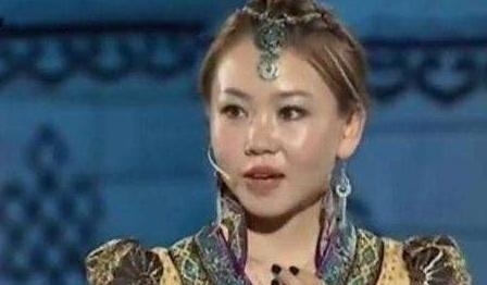 名门望族!少女偷她奶奶“剔骨刀”鉴宝, 鉴定时专家哆嗦忙问: 大小姐您是?