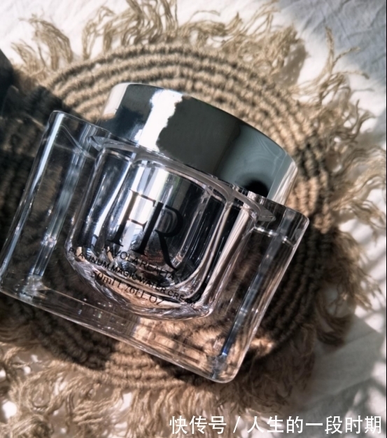 成分 不同年龄的护肤品推荐,30岁以上使用法泽拉汝兰雅是个不错选择