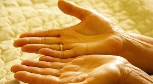 拇指肚|肺癌“偷袭”时，身体出现五个“破绽”，若一个不占，肺还算健康