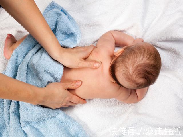 婴儿车|孩子睡醒后有这2个动作，说明情商高于同龄人，父母就偷着乐吧