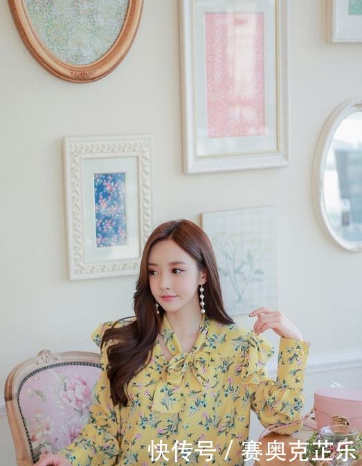 玻彩|孙允珠:春熙芊柳珐琅玻彩褶皱碎花衫!