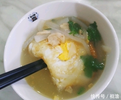 锅中|天冷常喝这碗汤,鲜美可口有营养,6块钱煮一大锅,比肉汤还好喝