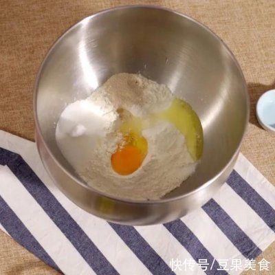 口感|蓬松爆浆！口感绝对惊艳的日式冰奶酪面包