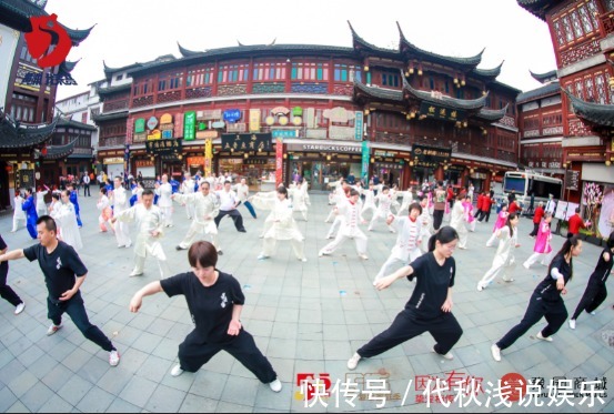 百人|“黃浦·我來賽”豫園九曲橋百人太極展演活動在豫園舉行